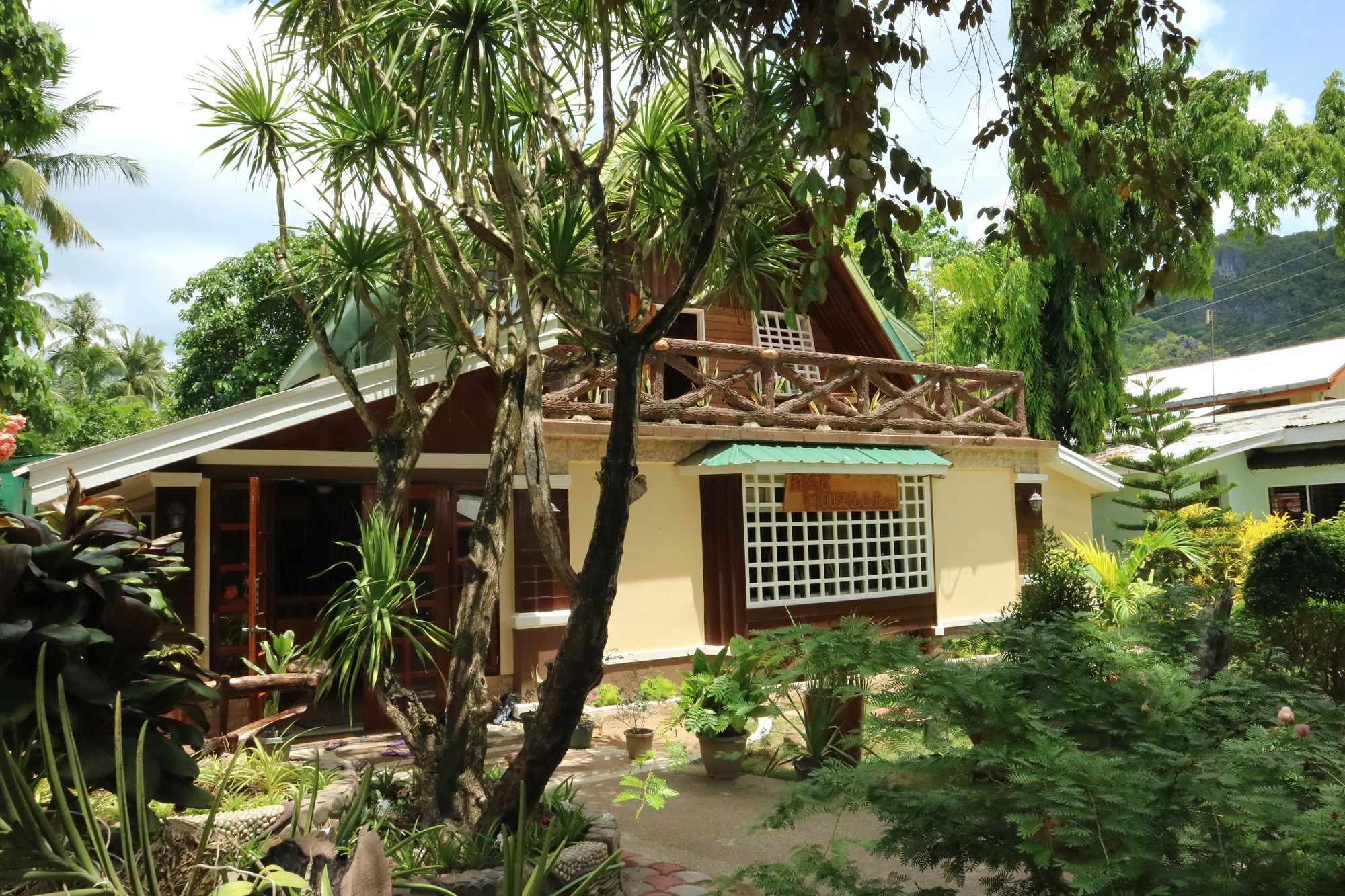 Peak House Garden Pensión El Nido Exterior foto